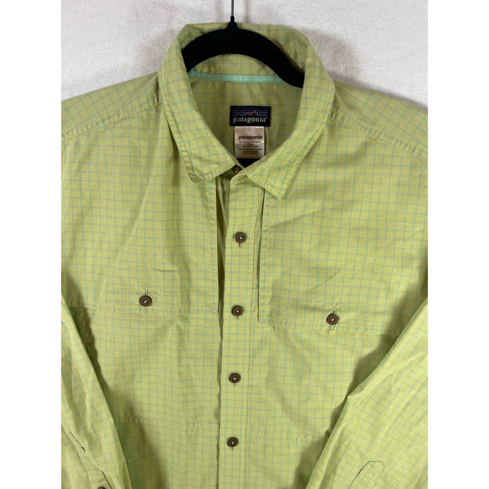 Patagonia Men's Large Green Plaid Fly Fishing Hiking Outdoor Button Up Shirt